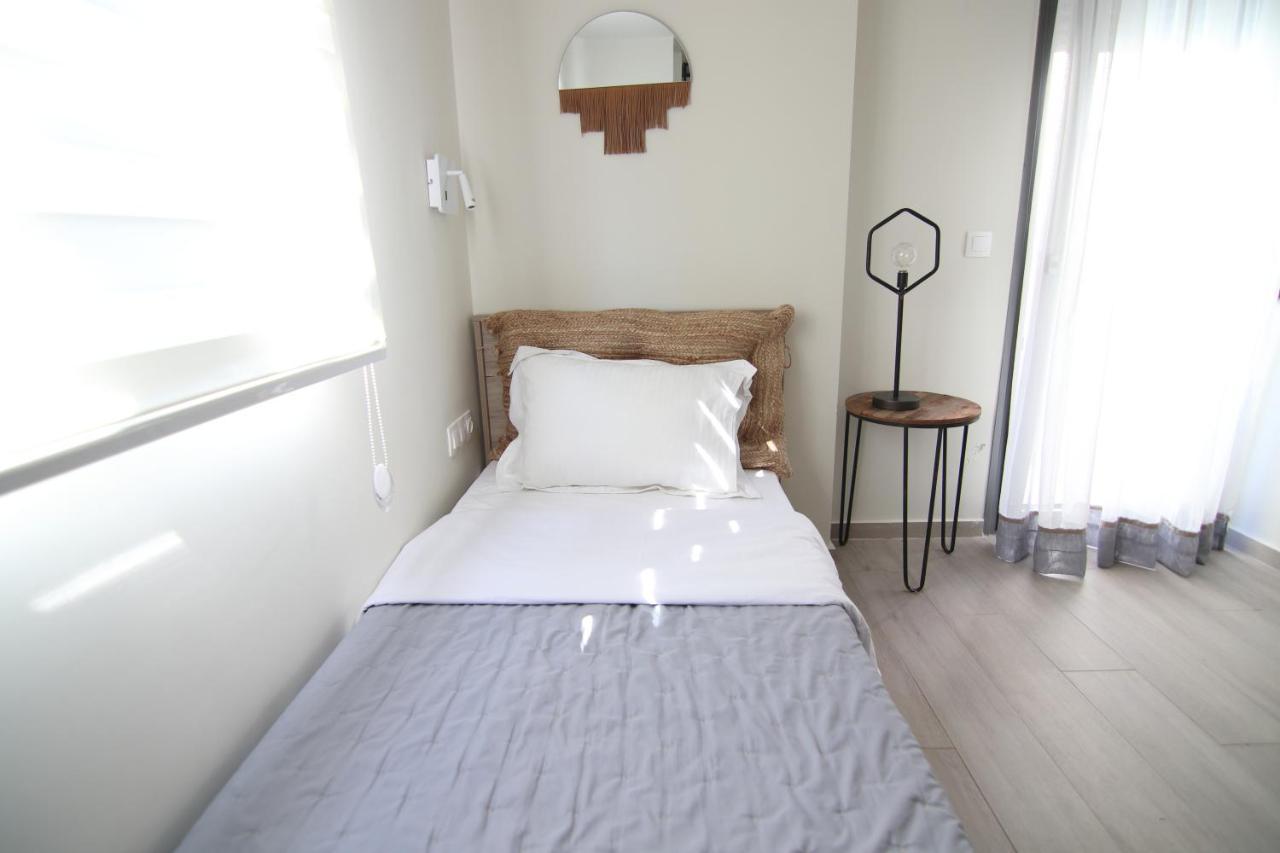 Hanioti Suite Maisonette In Front Of The Sea Екстериор снимка