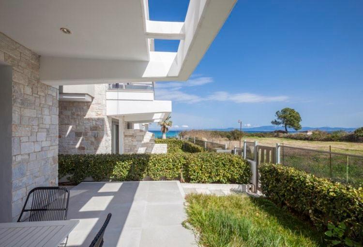 Hanioti Suite Maisonette In Front Of The Sea Екстериор снимка