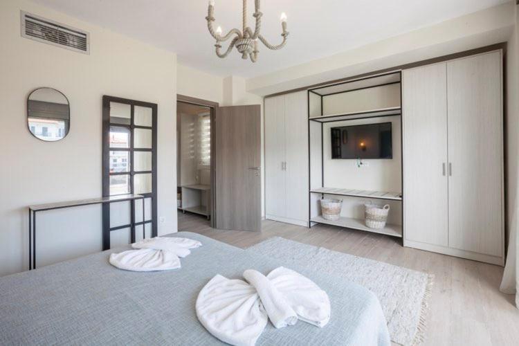 Hanioti Suite Maisonette In Front Of The Sea Екстериор снимка